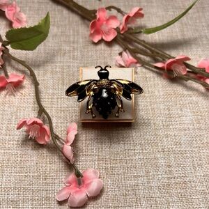 Size 9 | Vintage Black and Gold Chunky Bumblebee Whimsy Enamel Insect Ring